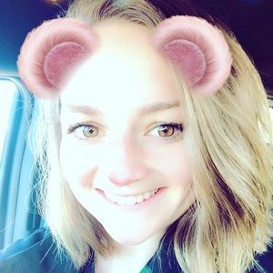 Meet your Posher, Delana